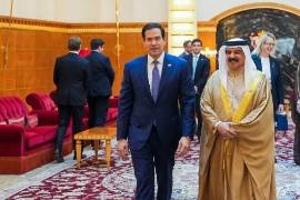 Las conversaciones entre Estados Unidos e Irán continuarán en Qatar después de que Teherán atacara Bahréin, país que el secretario de Estado estadounidense, Marco Rubio, visitó la semana pasada para asegurar a las naciones del Golfo que la paz se mantendría.