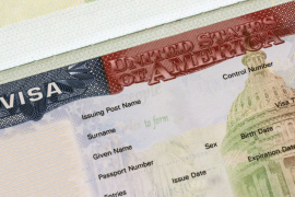 El pago que realizas al iniciar el trámite corresponde a la tarifa de solicitud de visa no reembolsable.