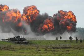 Se observa humo elevándose en Polonia durante un ejercicio militar entre las fuerzas armadas polacas y las fuerzas aliadas de la OTAN el 17 de septiembre de 2025.