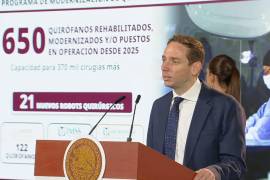 De acuerdo con el funcionario, las unidades médicas del país han recibido un incremento de 125 por ciento en el número de piezas de medicamentos durante 2026, en comparación con el mismo periodo de 2025.