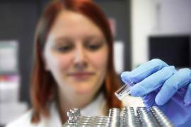 Uno de los principales retos para que más mujeres estudien ciencia está en el entorno familiar y los estereotipos de género.