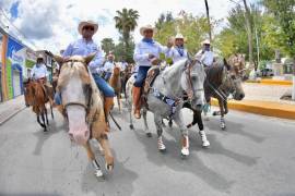 La cabalgata fue encabezada por el presidente municipal, Mario Dávila Delgado.