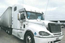 Tráiler asegurado en Monclova, utilizados para trasladar a 22 personas de origen extranjero.