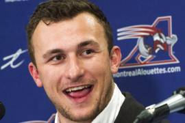 ¡Déjenlo salir con estrellas porno! Johnny Manziel defiende a Jimmy G