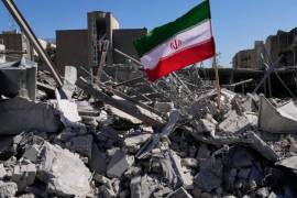 Al parecer, dos personas murieron, mientras que el ejército israelí anunció el lanzamiento de “una oleada de ataques a gran escala contra decenas de infraestructuras”.