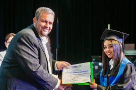 El alcalde Tomás Gutiérrez Merino asistió como padrino de la XVII Generación del Instituto La Misión.