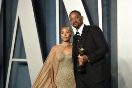 Jada Pinkett Smith y Will Smit hen la fiesta del Oscar de Vanity Fair.