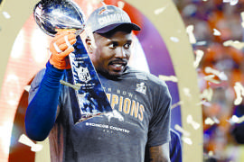 Broncos buscan retener a Von Miller