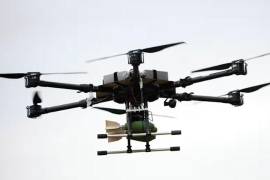 Propulsado por un motor turborreactor chino, el Geran-5 tiene un cuerpo cilíndrico largo unido a alas, a diferencia de las iteraciones anteriores basadas en el dron Shahed de Irán con forma de delta , lo que lo hace parecer más un avión convencional.