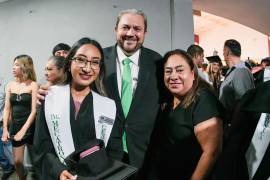 El Alcalde reconoció a los egresados de la Universidad Tecnológica de Coahuila y destacó la importancia de su preparación para el desarrollo industrial de Ramos Arizpe.