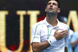 Djokovic y Federer avanzan a la tercera ronda de Australia