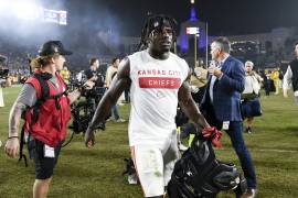 Tyreek Hill golpeó a su hijo y amenazó a su mujer, ahora está en problemas