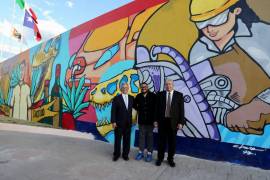 Develan alcaldes de Saltillo y Austin el mural de la hermandad