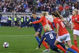 Alex Morgan hace historia con Estados Unidos y anota su gol 100