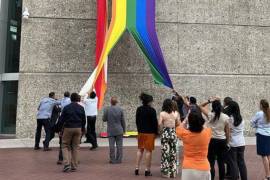 Condenan como acto de homofobia y machismo los actos cometidos por el Comité del Sindicato Nacional de Trabajadores del Infonavit, tras romper banderas LGBT en pleno Mes del Orgullo.