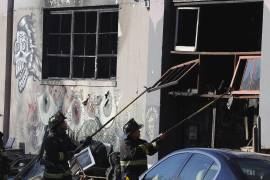Mueren 30 personas por incendio en un concierto en Oakland