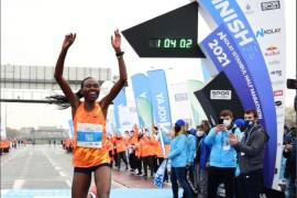 Ruth Chepngetich rompe el récord mundial de medio maratón