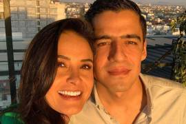 Andrés Vaca le pide matrimonio a Gina Holguín
