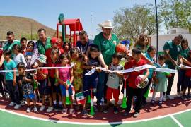 El alcalde Tomás Gutiérrez Merino entregó un nuevo Complejo Recreativo y Deportivo en el ejido Estación Higo.