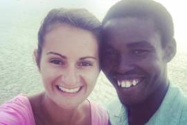 La enfermera está casada con el director de Roi Haiti, Sandro Dorsainvil, quien creció en Puerto Príncipe.