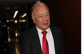 Entre ellos está el fundador del PT y coordinador parlamentario, Alberto Anaya, quien acumula cinco legislaturas como diputado federal y tres como senador.