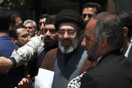el informe describe a Khamenei como una persona difícil de contactar, también cita a funcionarios iraníes que afirman que tanto el presidente del país, Masoud Pezeshkian , como el ministro de Salud, Mohammad-Reza Zafarghandi, “han participado en su atención médica”.