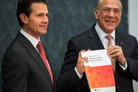 Peña y Gurría abordan avances de reformas estructurales en México