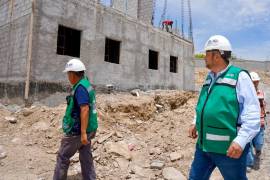 Avanza construcción del Centro de Rehabilitación para Adicciones en Ramos Arizpe; supervisa Tomás Gutiérrez obra