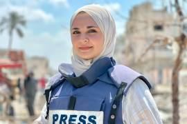 Huda Emad, nacida en Linares (Jaén, sur de España), lleva casi dos años cubriendo en español la ofensiva israelí en la Franja de Gaza, donde casi 250 periodistas han sido asesinados mientras hacían su trabajo.
