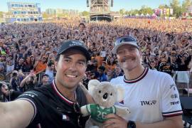 Sergio Pérez se prepara para su regreso a la Fórmula 1 en el Gran Premio de Australia 2026, donde debutará con el nuevo equipo Cadillac.