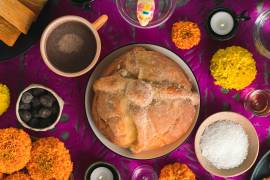 Poner una ofrenda no solo es cuestión de estética, sino de respeto, simbolismo y conexión espiritual.