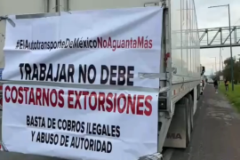 Transportistas protestan por extorsiones, cobros ilegales y abuso de autoridad.
