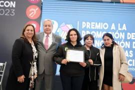 Gracias a su labor en favor de la inclusión, la Fundación FAME fue una de las galardonadas por el Ayuntamiento de Saltillo.