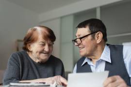 En marzo, algunos beneficiarios de la Pensión Bienestar de Adultos Mayores recibirán el pago doble del programa social en sus cuentas del Banco del Bienestar.