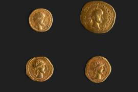 Cuatro monedas de oro encontradas en Transilvania, Rumanía atestiguan la existencia del emperador romano, Esponsiano, alrededor del 260 d.C, que regentaba por la entonces provincia romana de Dacia.