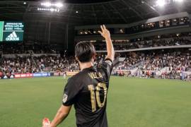 Vela da show en Toronto y guía la victoria del LAFC