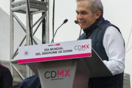 Mancera se declara casi pobre (sin auto, sin casa) y el InfoDF le premia “su transparencia”