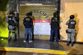Autoridades aseguraron el inmueble en Chetumal y trasladaron a 17 mujeres a la Fiscalía para rendir declaración, mientras continúan las investigaciones por presunta trata.