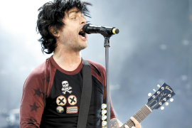 Cantante de Green Day compara a Trump con Hitler