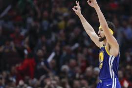 Klay Thompson rompe récords de triples en la NBA