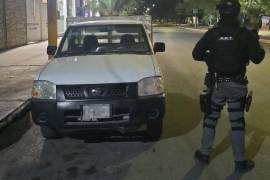 Elementos del GRT aseguraron la camioneta robada tras un operativo de rastreo desplegado en el primer cuadro de Torreón.