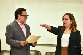 Suárez afirmó que asume el cargo con emoción, compromiso y disposición de trabajar por la educación.