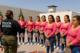 Voluntarias de las asociaciones organizan la colecta que dará vida a las posadas en los Ceresos.