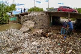 Cuadrillas realizaron trabajos de supervisión y limpieza en canales y puntos estratégicos.