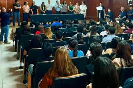 Un total de 94 estudiantes de la FACyD recibieron apoyos económicos mediante el programa DireBecas 2026, en Piedras Negras.