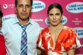 Ex esposa de director ligado a abuso de Karla Souza sale en su defensa