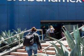 Banamex tendría ofertas de entre 7 mil y 8 mil millones de dólares a medida que se reduce el número de postores, según fuentes