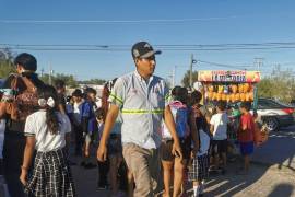 La venta de frituras y refrescos en torno a las escuelas sigue siendo un reto para la salud infantil.