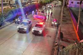 La marcha comenzó alrededor de las 17:30 horas, cerca de la UMAE número 71, y avanzó hacia la Plaza Mayor.