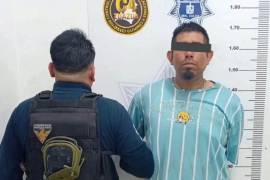 En un arranque de celos amenazó con machete al hijo del propietario de una tienda de abarrotes y le prendió fuego al negocio porque el GPS del celular de su esposa le marcaba que su mujer estaba ahí, en Nuevo León.